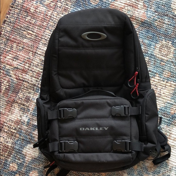 oakley chamber range backpack